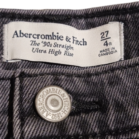 Abercrombie & Fitch The 90s Straight Ultra High Rise Jeans Hem Slit - Picture 13 of 14